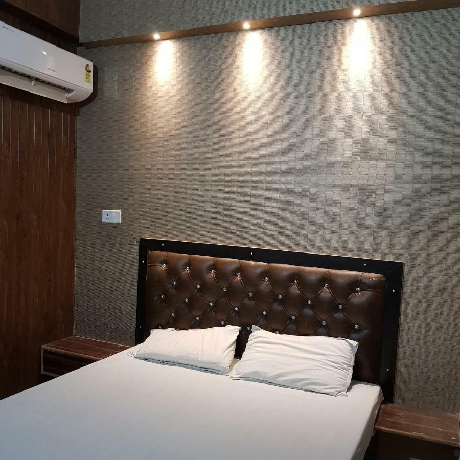 Hotel Varanasi Ganges 외부 사진