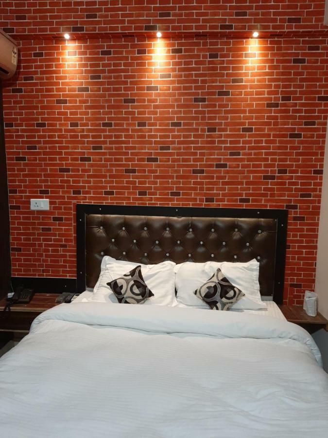 Hotel Varanasi Ganges 외부 사진