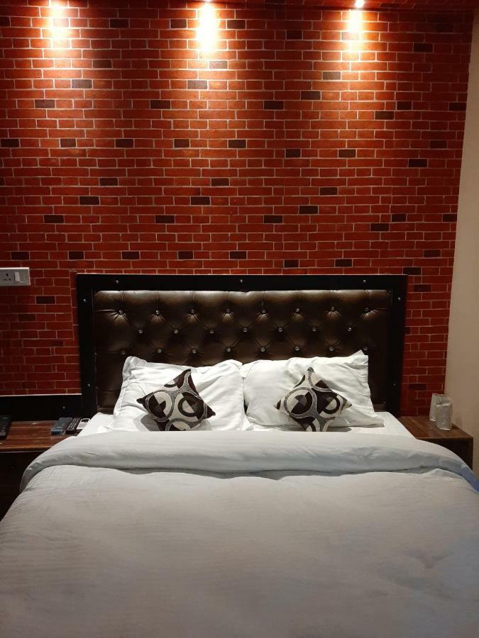 Hotel Varanasi Ganges 외부 사진