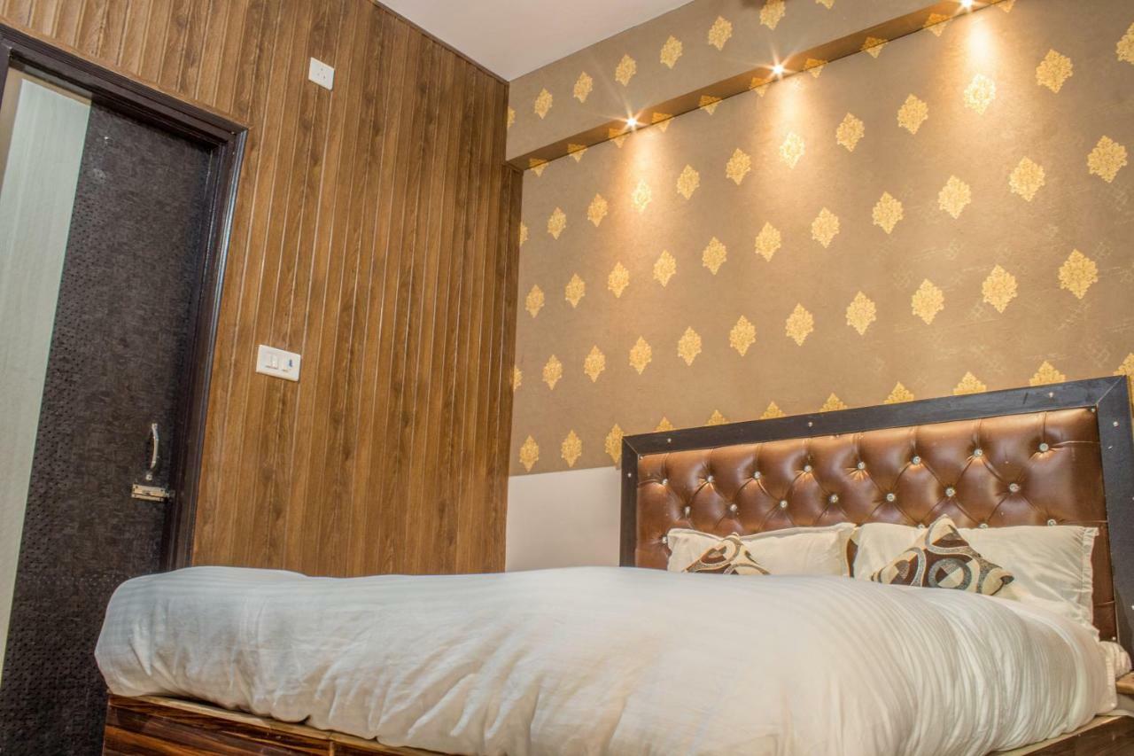 Hotel Varanasi Ganges 외부 사진